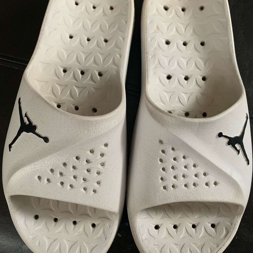 Jordan Break Slides size 9